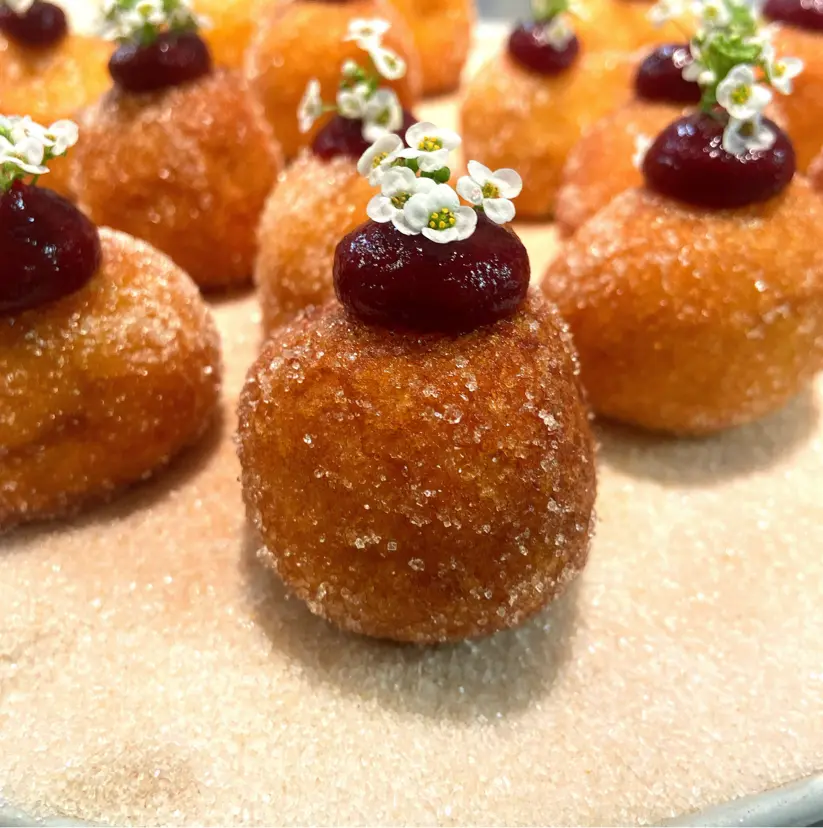 creation thumb for Ricotta-Käse-Beignets-Füllung mit Kamillencreme a