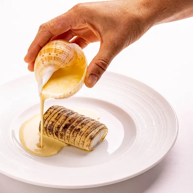creation thumb for Truite de corail, Daikon, Burrata fumée + beurre blanc au katsubushi