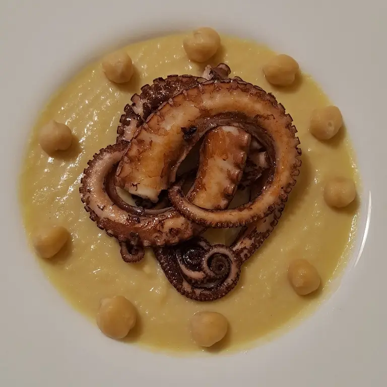 creation thumb for Polpo con crema di ceci e passion fruit