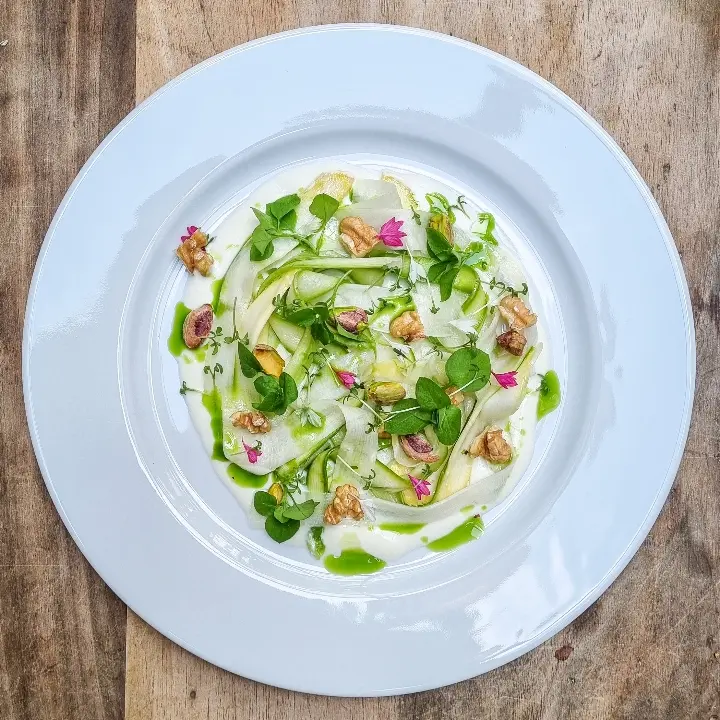 creation thumb for Roh marinierter grüner und weißer Spargel mit Miso 