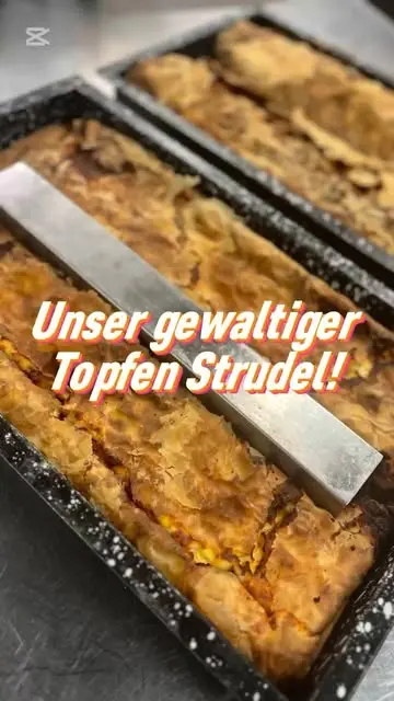 creation thumb for Topfen-Marillen-Strudel (Quark-Apricot Strudel)