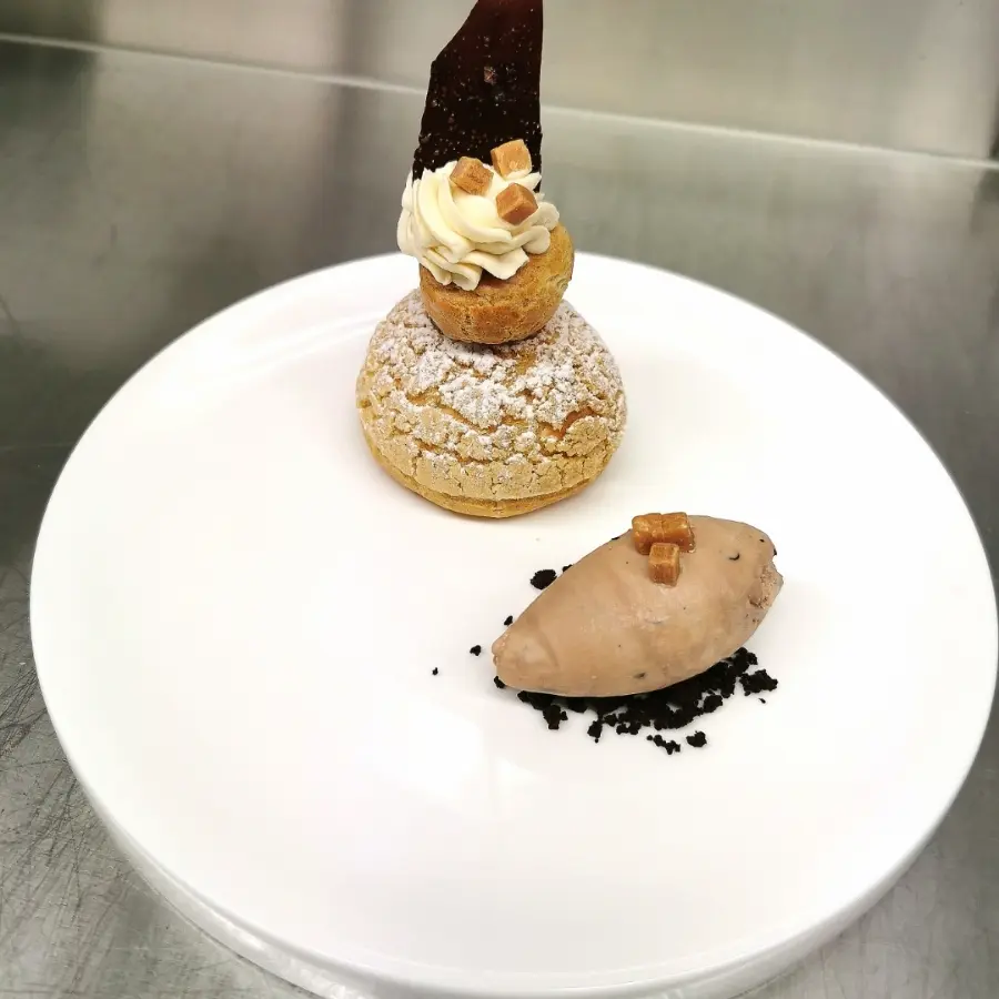creation thumb for Religieuse - Caramel - Felchlin Grand-cru