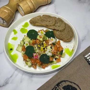 creation thumb for Salmon tar tare