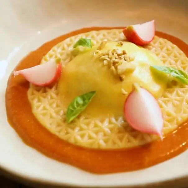 creation thumb for Bärlauch-Ricotta-Ravioli mit Tomatenmark & ​​saurem Rettich