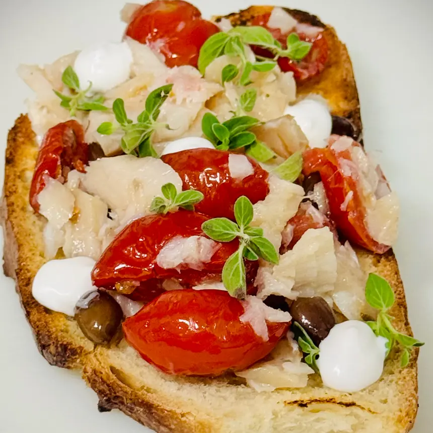 creation thumb for crouton with salad and cod mayo