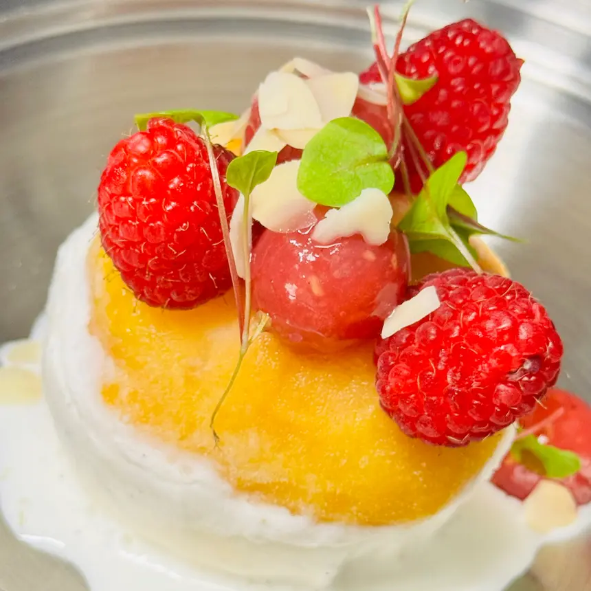 creation thumb for Peach 🍑 Melba vanilla ice cream 🍨 and raspberries