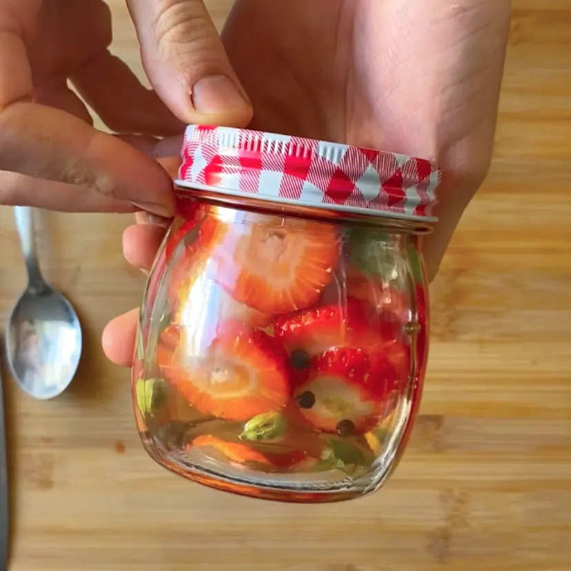 creation thumb for Pickled strawberries 