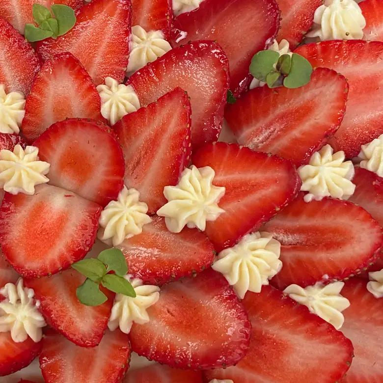 creation thumb for Vanilla/White Chocolate Ganache Whipped Cream