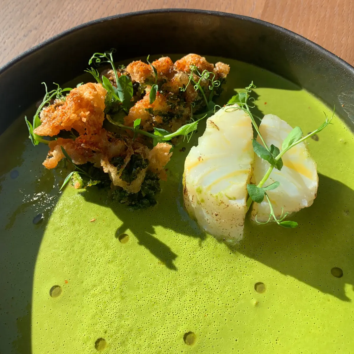 creation thumb for Bacalao confitado/ salsa kale braseada / kale en tempura caramelizado / tartar de mejillón ahumado