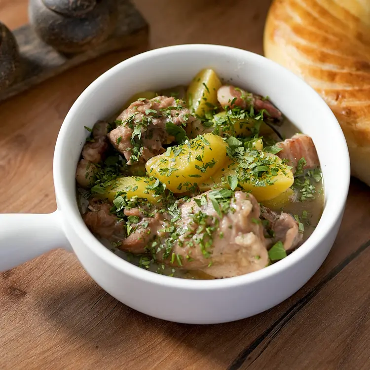 creation thumb for Braised rabbit with potatoes
