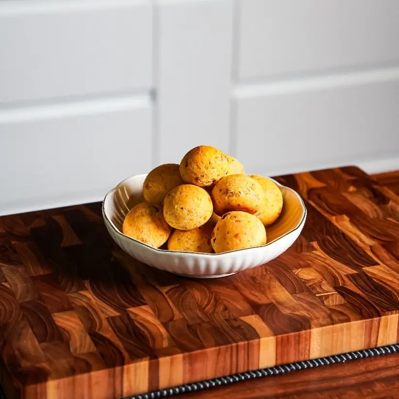 creation thumb for Maneirinho Caprese (cheese bread)