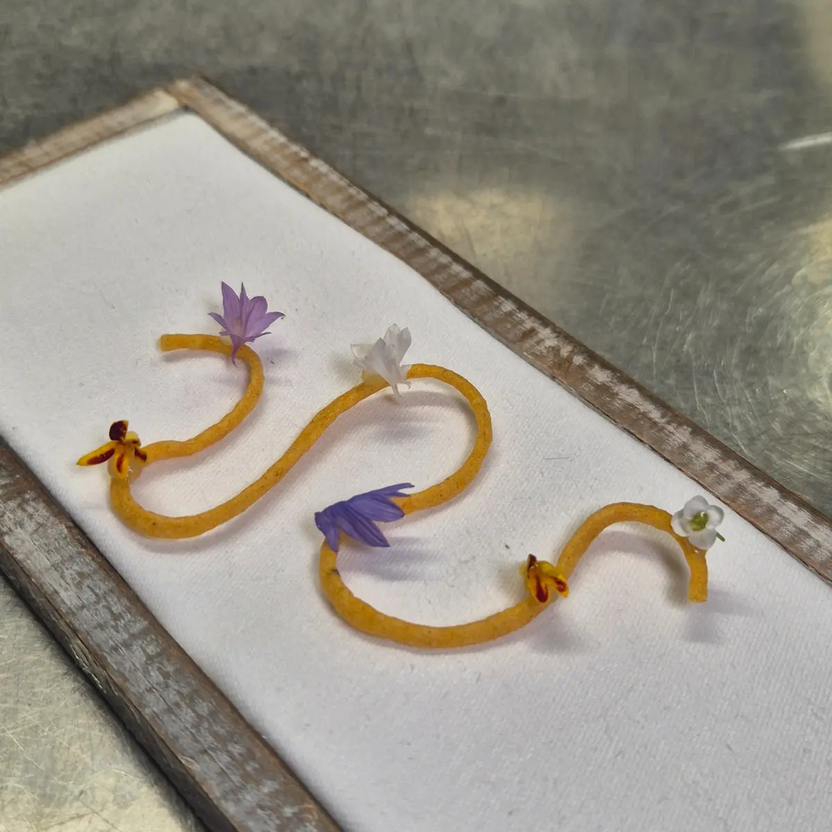 creation thumb for Curry Snake Chips