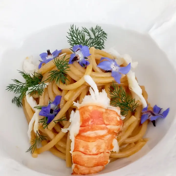 creation thumb for Spaghetto lime beurre blanc lobster