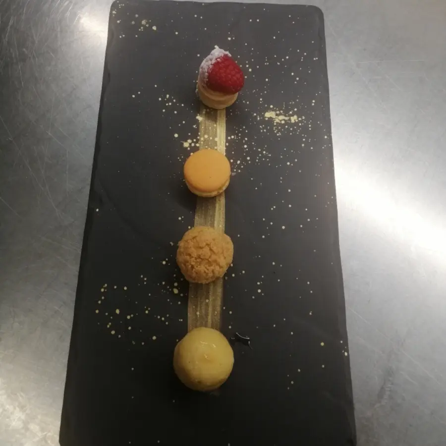 creation thumb for Petit four