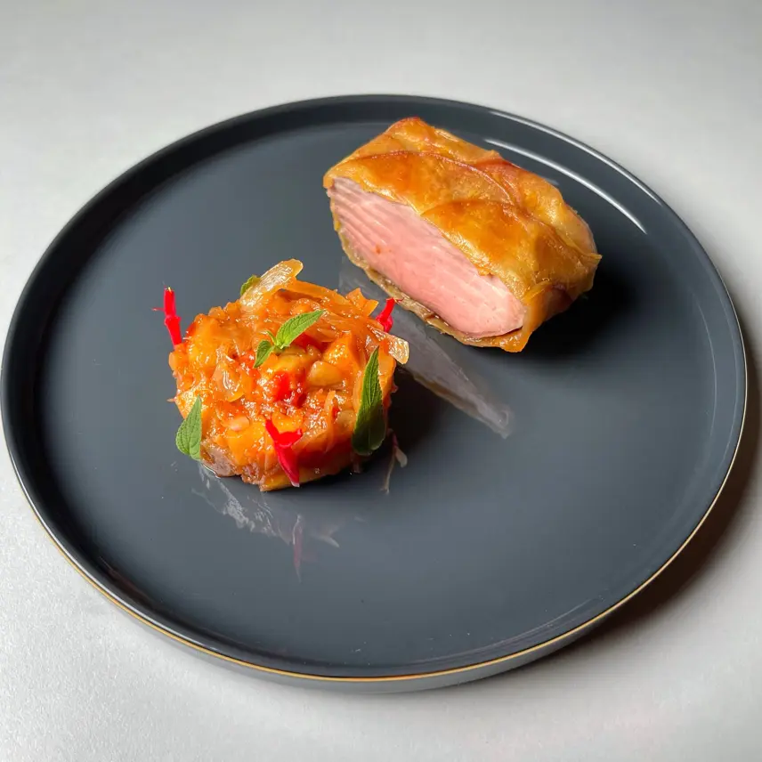 creation thumb for Pork fillet in apple crust, spicy quince chutney