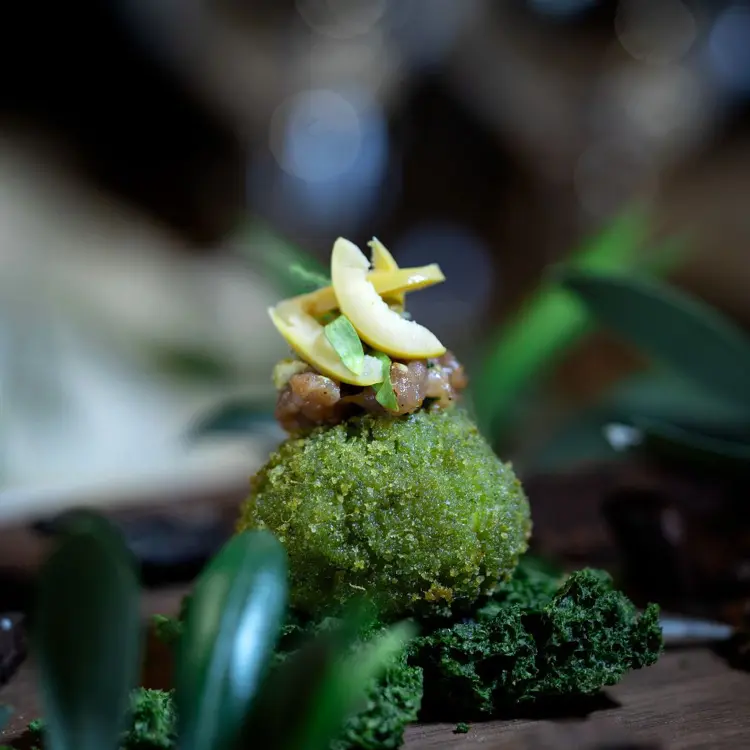 creation thumb for Crocchetta di olive Aloreña con tartare di salchichón