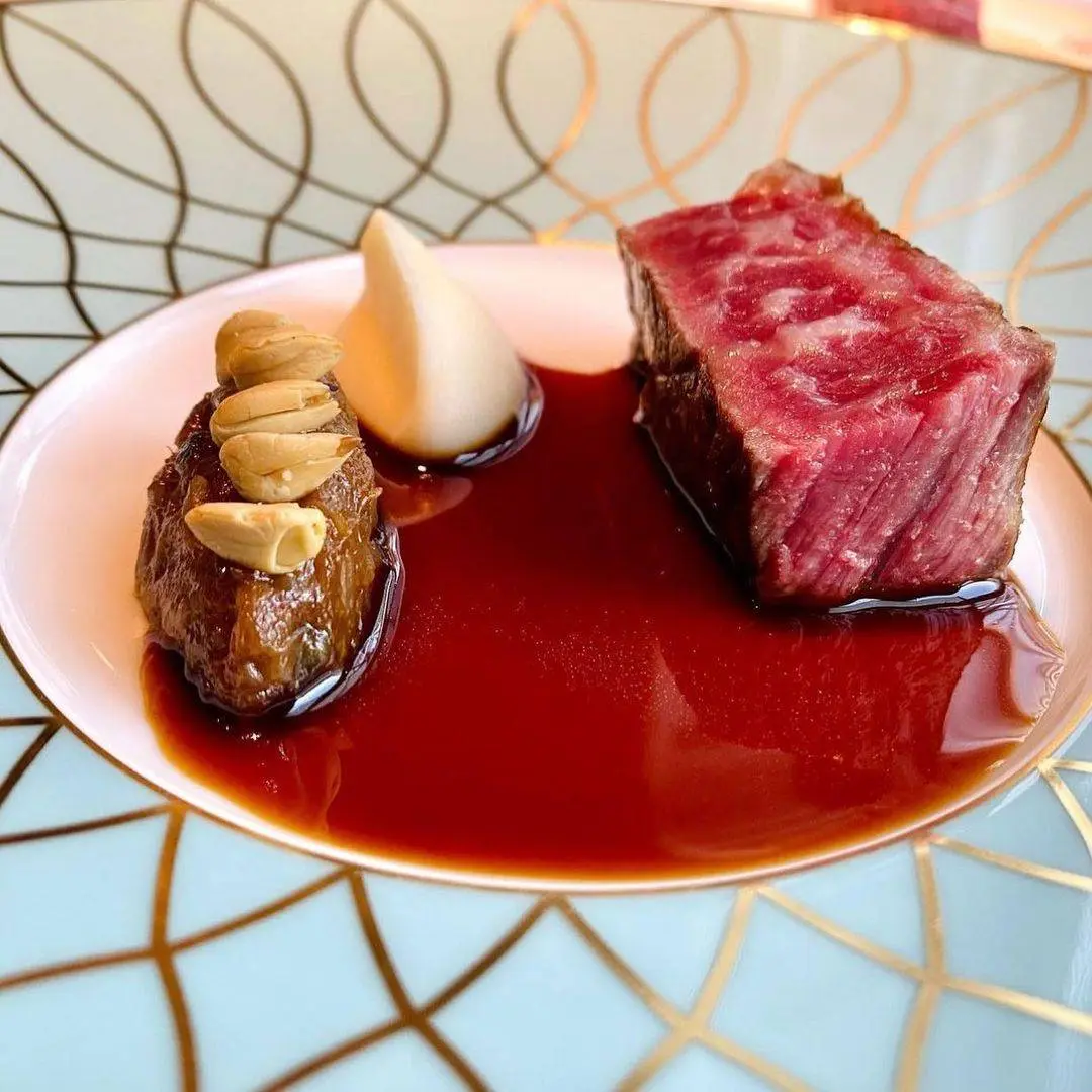 creation thumb for Modern "Rostbraten" Wagyu - Celery - Onion - Beechnuts