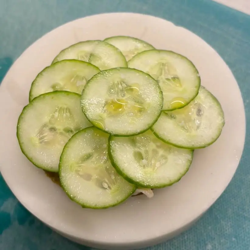 creation thumb for Cucumber and Grilled Fish Tostada 