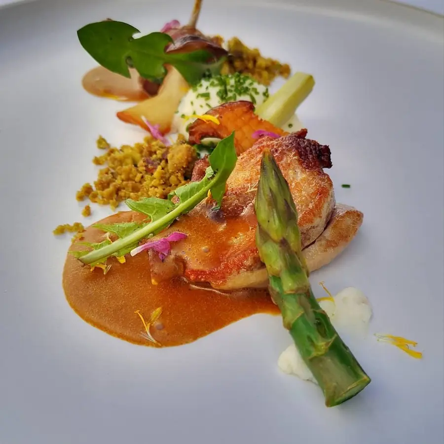 creation thumb for Deboned quail | wild garlic | aspargus | kingoyster mushroom | pistachio crumble | saffron jus