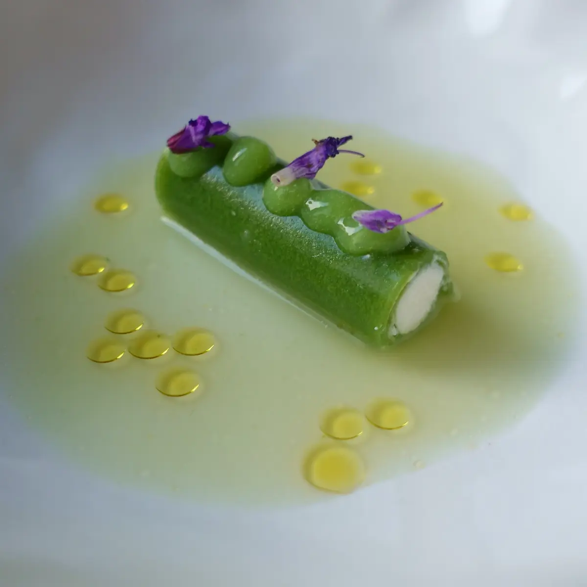 creation thumb for Wirsingkohlzylinder gefüllt mit Ricotta und Gurke