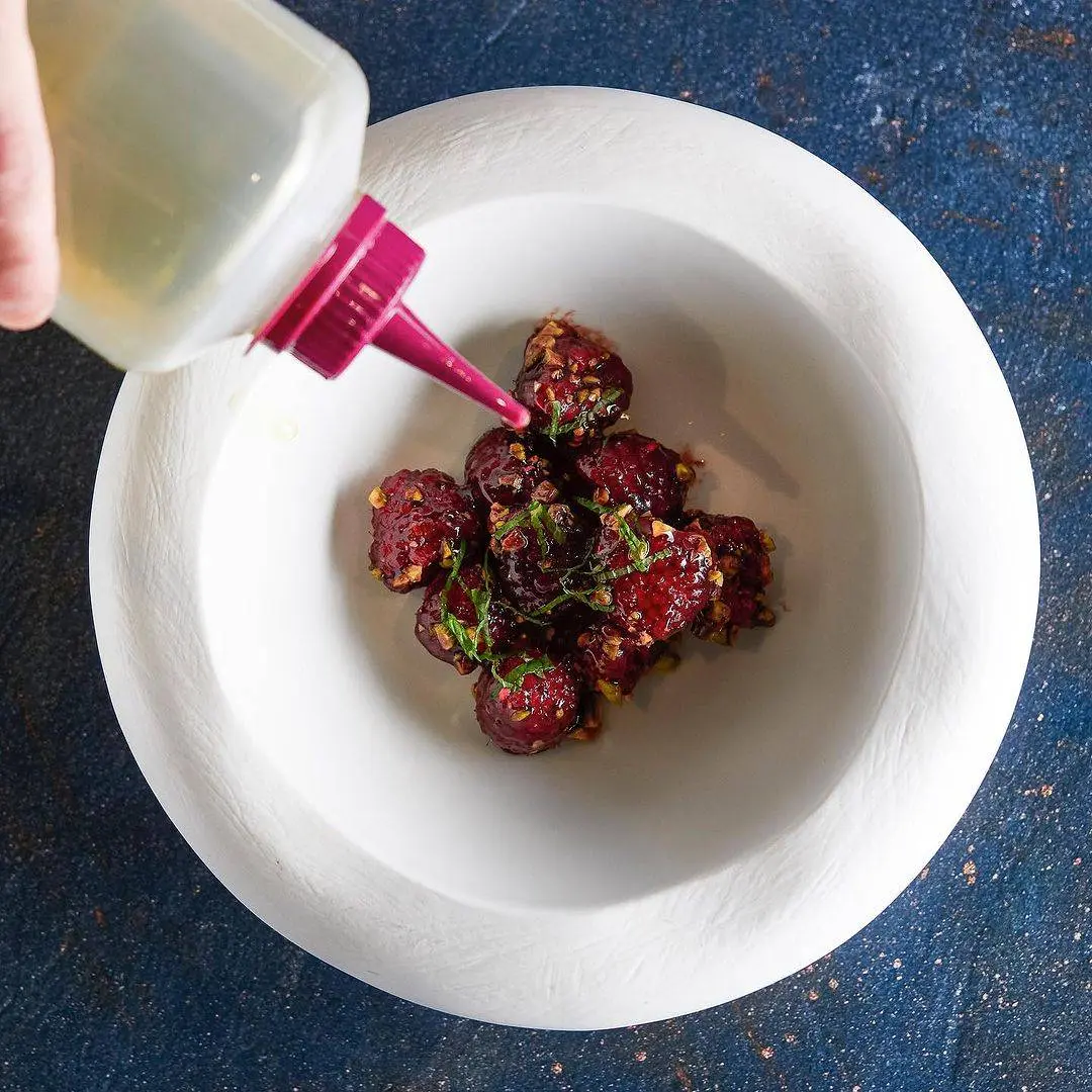 creation thumb for Framboises assaisonnées de Pistache et Menthe