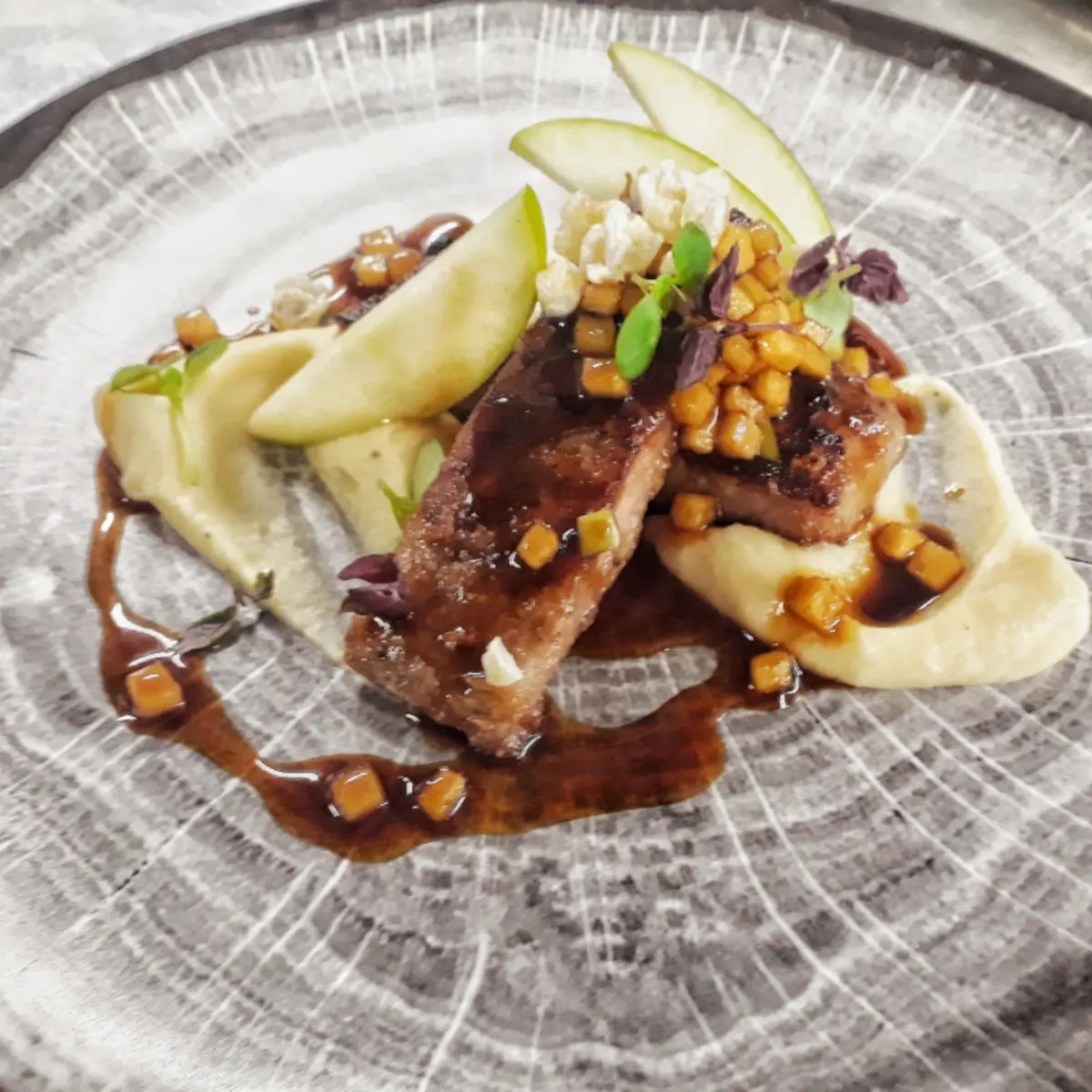creation thumb for Iberico pork cheek / celeriac puree / pickled apple