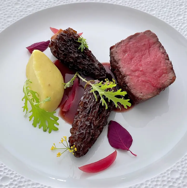 creation thumb for Filet Mignon, Patate Dolci, Porcini & Salsa al Vino Rosso