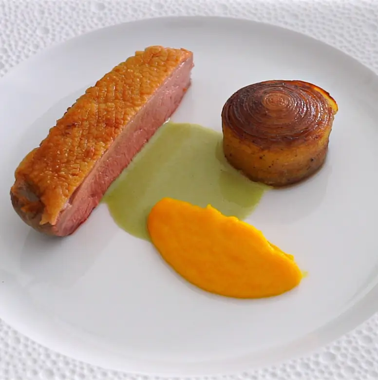 creation thumb for Petto d'anatra arrosto, curry verde, patate e carote