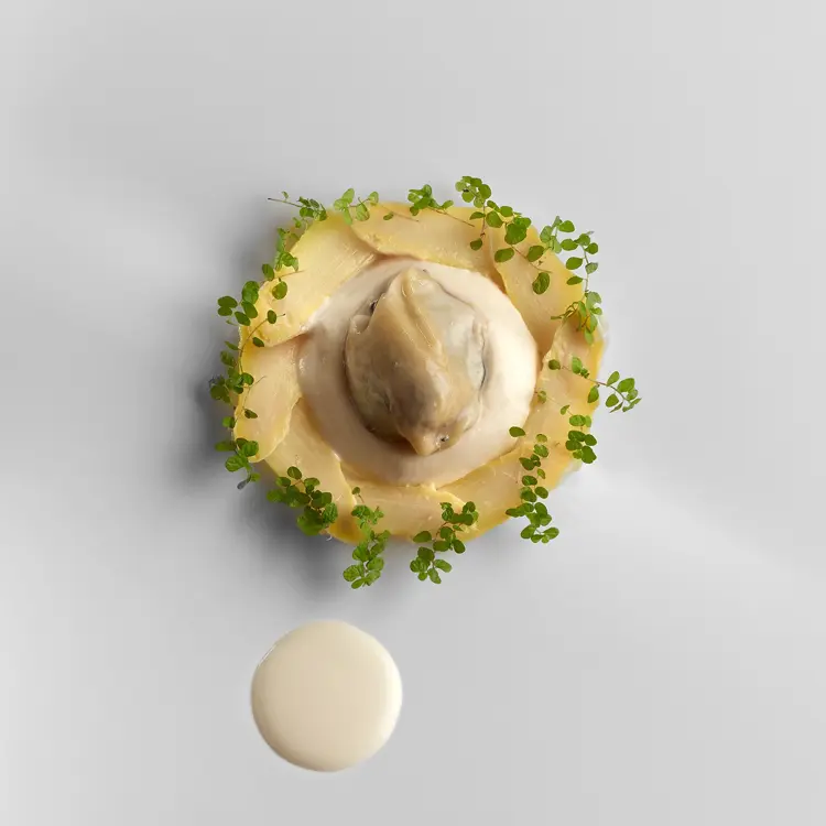 creation thumb for Oyster, almond cream and white asparagus