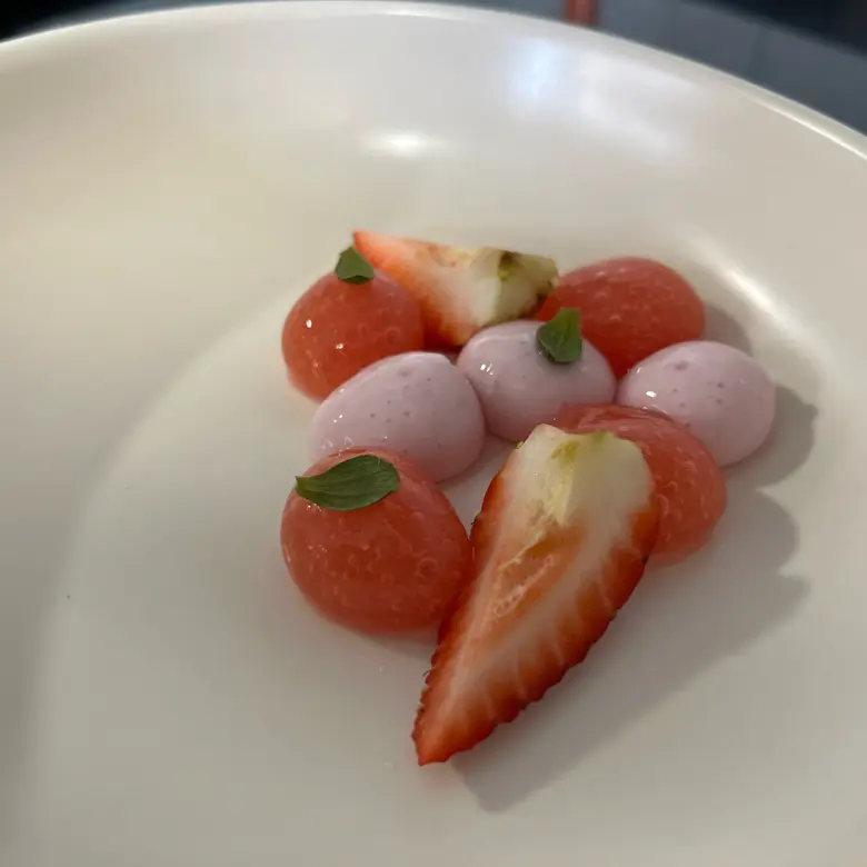 creation thumb for Yogurt con sandía y frutilla 