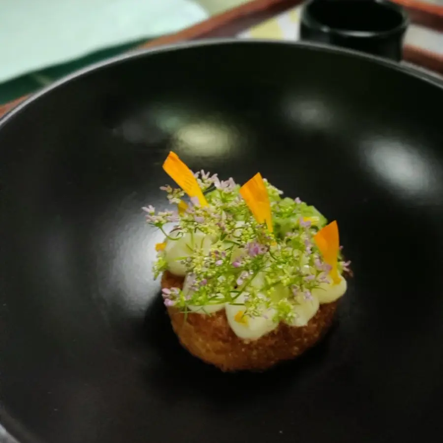 creation thumb for Coriander Crab with toasted Brioche and Cauliflower Puree