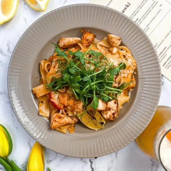 creation thumb for Pappardelle con Salmone in una Salsa di Pomodoro Cremosa
