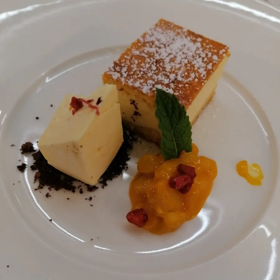 creation thumb for Cheesecake | Passionsfrucht Parfait | Mango-Kompott