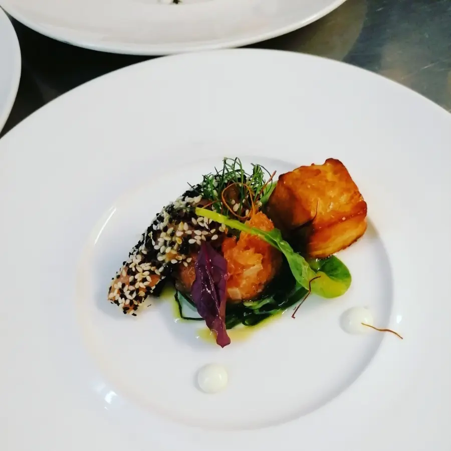 creation thumb for Gebeizter Lachsloin in Sesam Mantel | Lachstatar | Hausgeräucherter Lachs | marinierte Schlangengurken | Wasabi-Creme | Wildkräutersalat