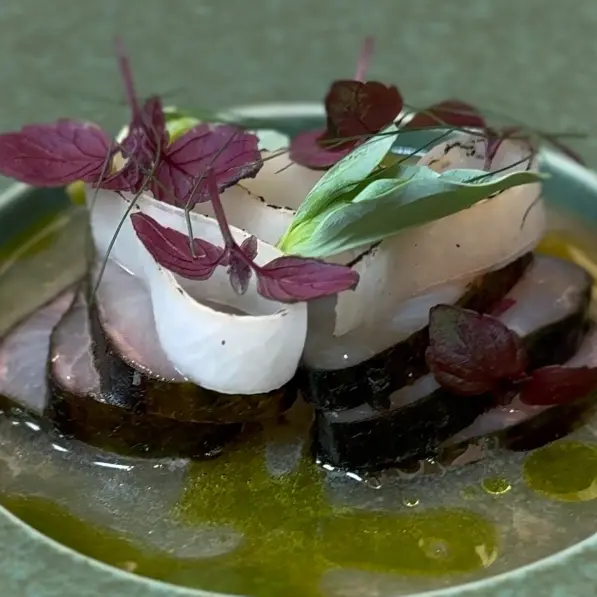 creation thumb for Gealterter Gelbschwanz mit Umeboshi und Shiso