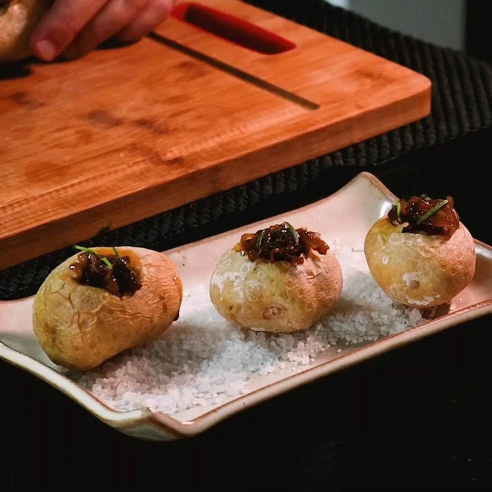 creation thumb for Potatoes stuffed with bacon & caramelized onion