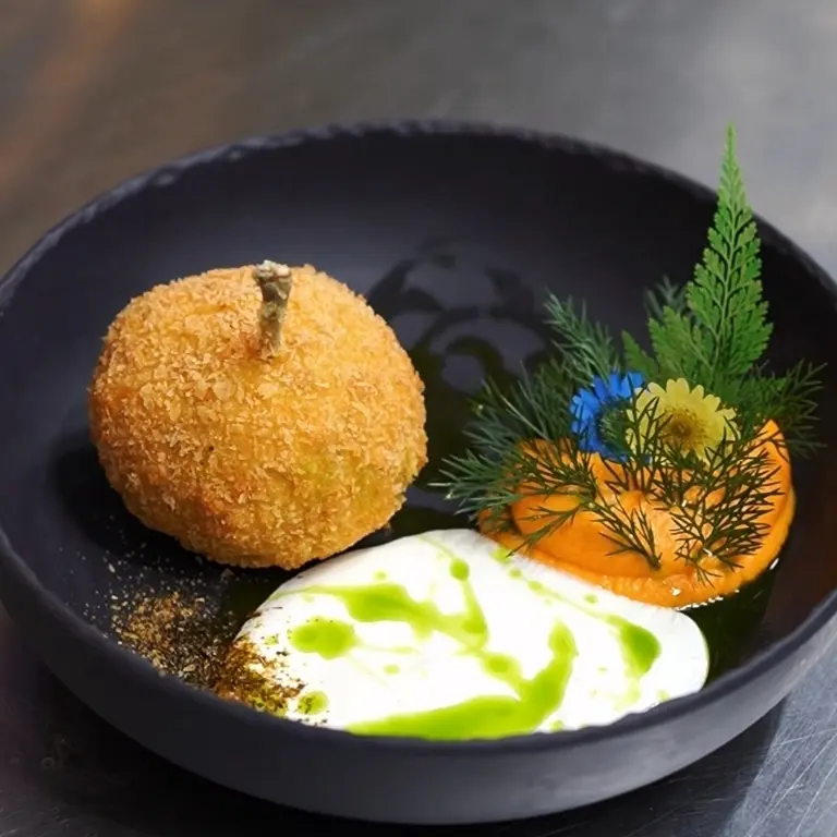 creation thumb for Cotolette di pollo alla Kiev con topo alle carote