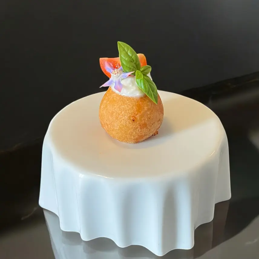 creation thumb for Tomato, Basil, and Mozzarella Fritter🇮🇹