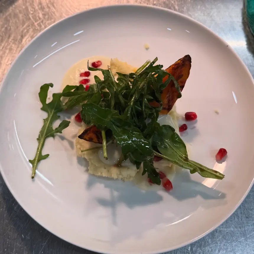 creation thumb for Kürbis, Kartoffelpüree, Sbrinzcreme, Rucola, Granatapfel