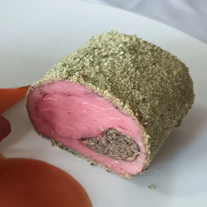 creation thumb for Beef Striploin with Mushroom Duxelles, Leek & Herb Crust