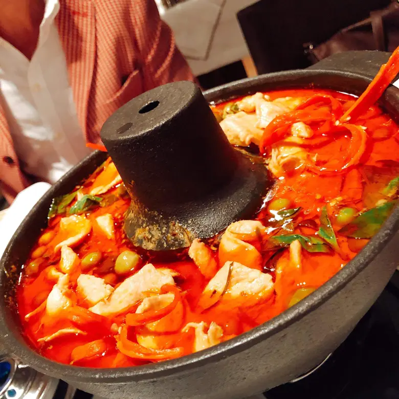 creation thumb for “GAENG DAENG MOO” – RED THAI CURRY WITH PORK