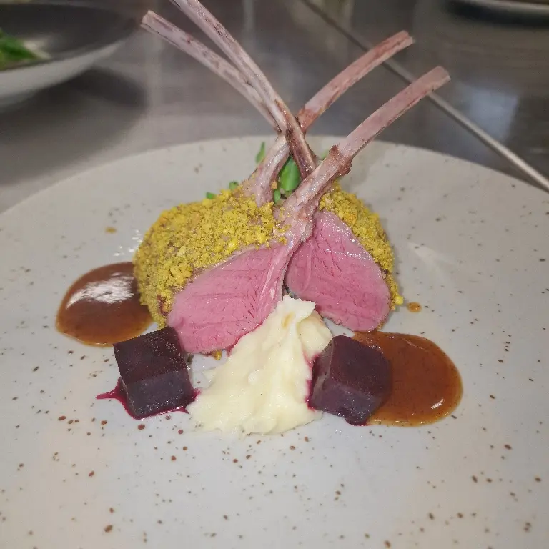 creation thumb for Costolette di Agnello in crosta di pistacchio 