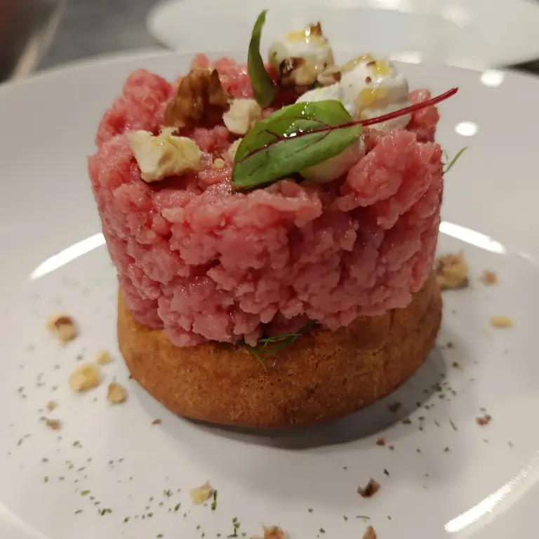 creation thumb for Babà salato und Tartare vom Rind