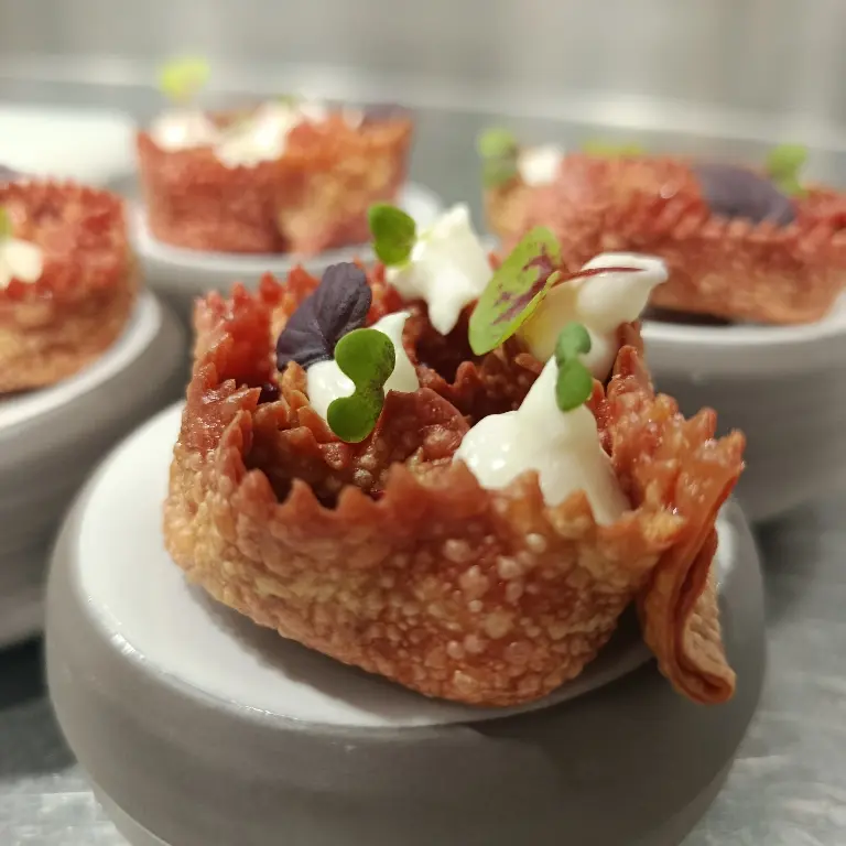 creation thumb for Frittierte Teigtörtchen mit Grana Padano Creme