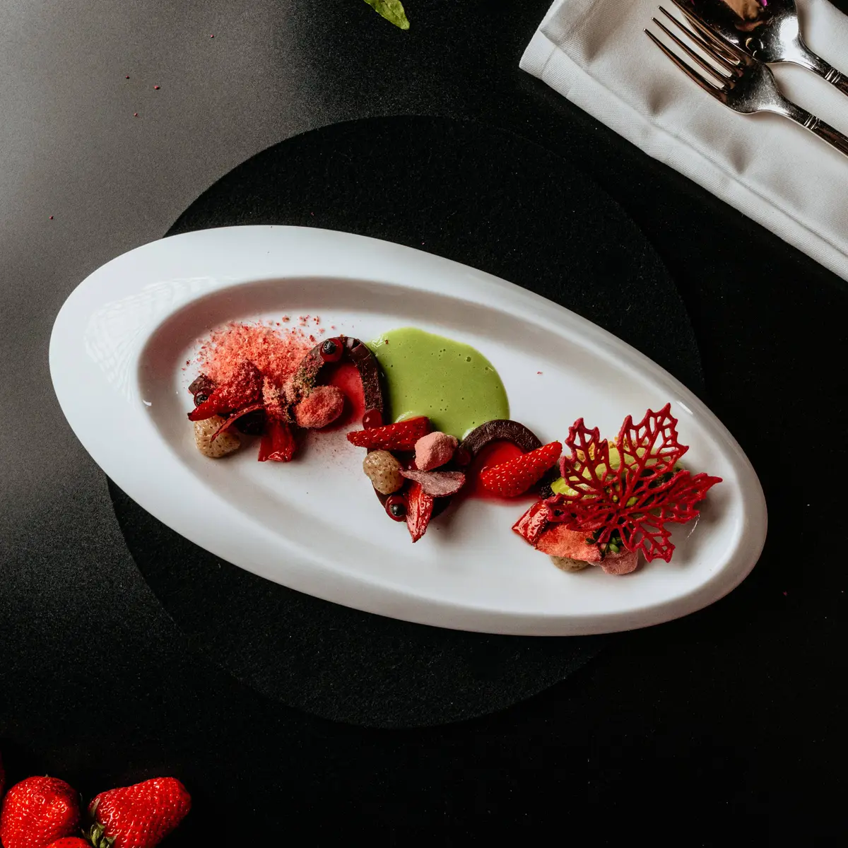 creation thumb for Pickled strawberries / fermented pepper / fleur de sel