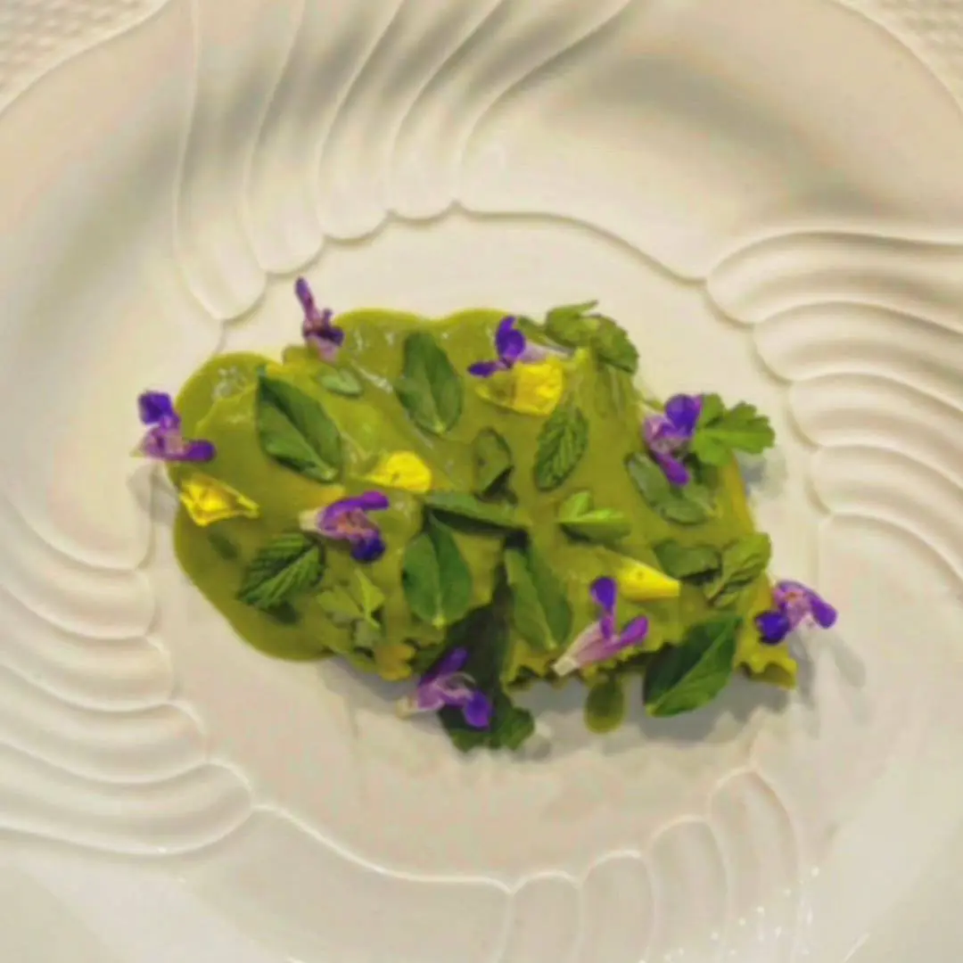 creation thumb for Frühlings-Pappardella mit aromatischen Kräutern und Erbsensauce