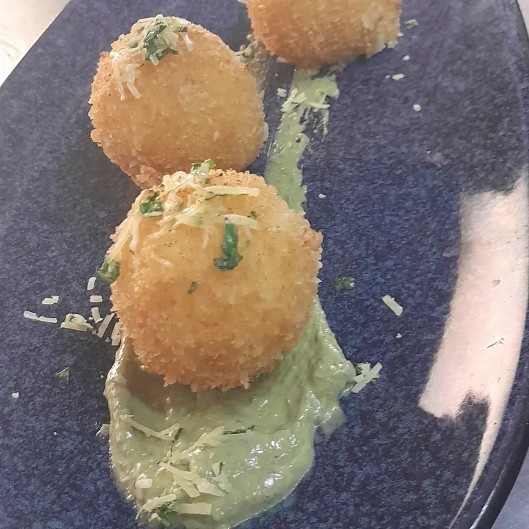 creation thumb for Papita rellena de queso