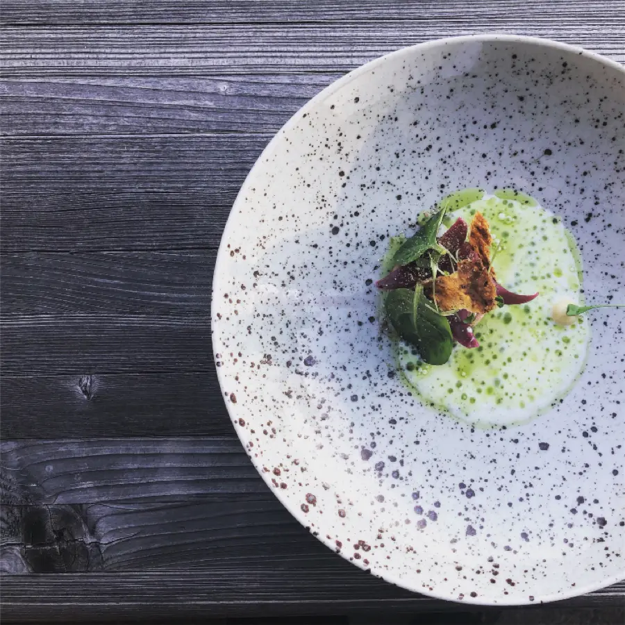 creation thumb for Veal-buttermilk-spinach-Dijon mustard- fermented red onion- schüttelbread 