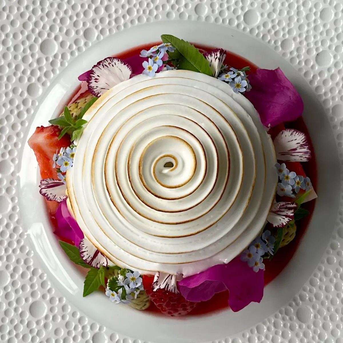 creation thumb for Erdbeer Baked Alaska mit Erdbeersauce und Frangipane