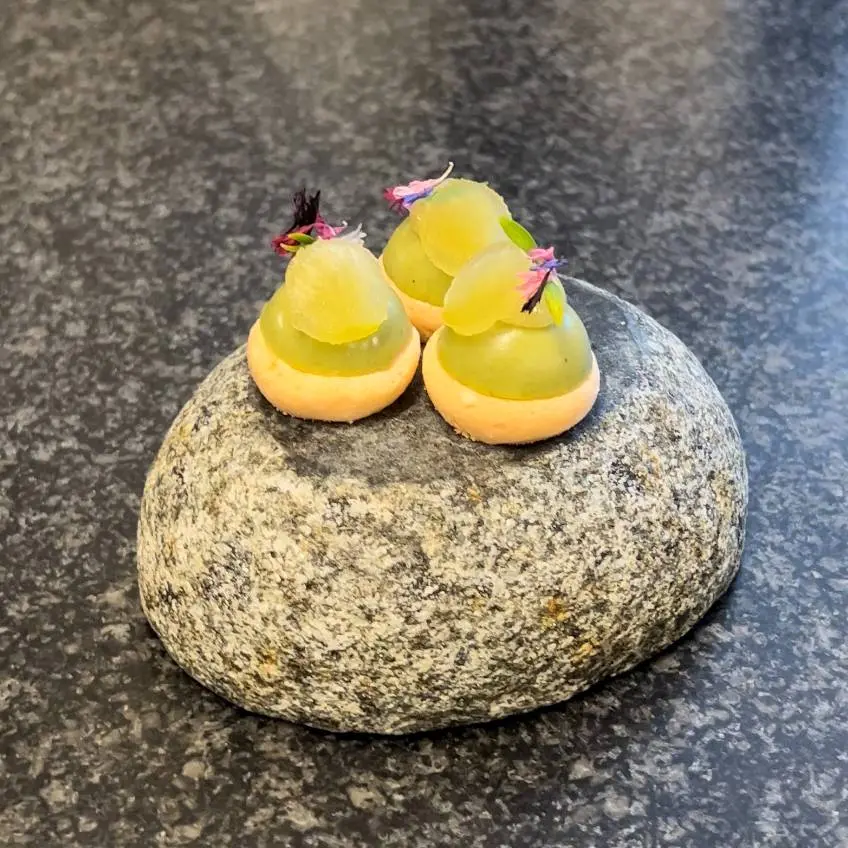 creation thumb for Carrot Macaron